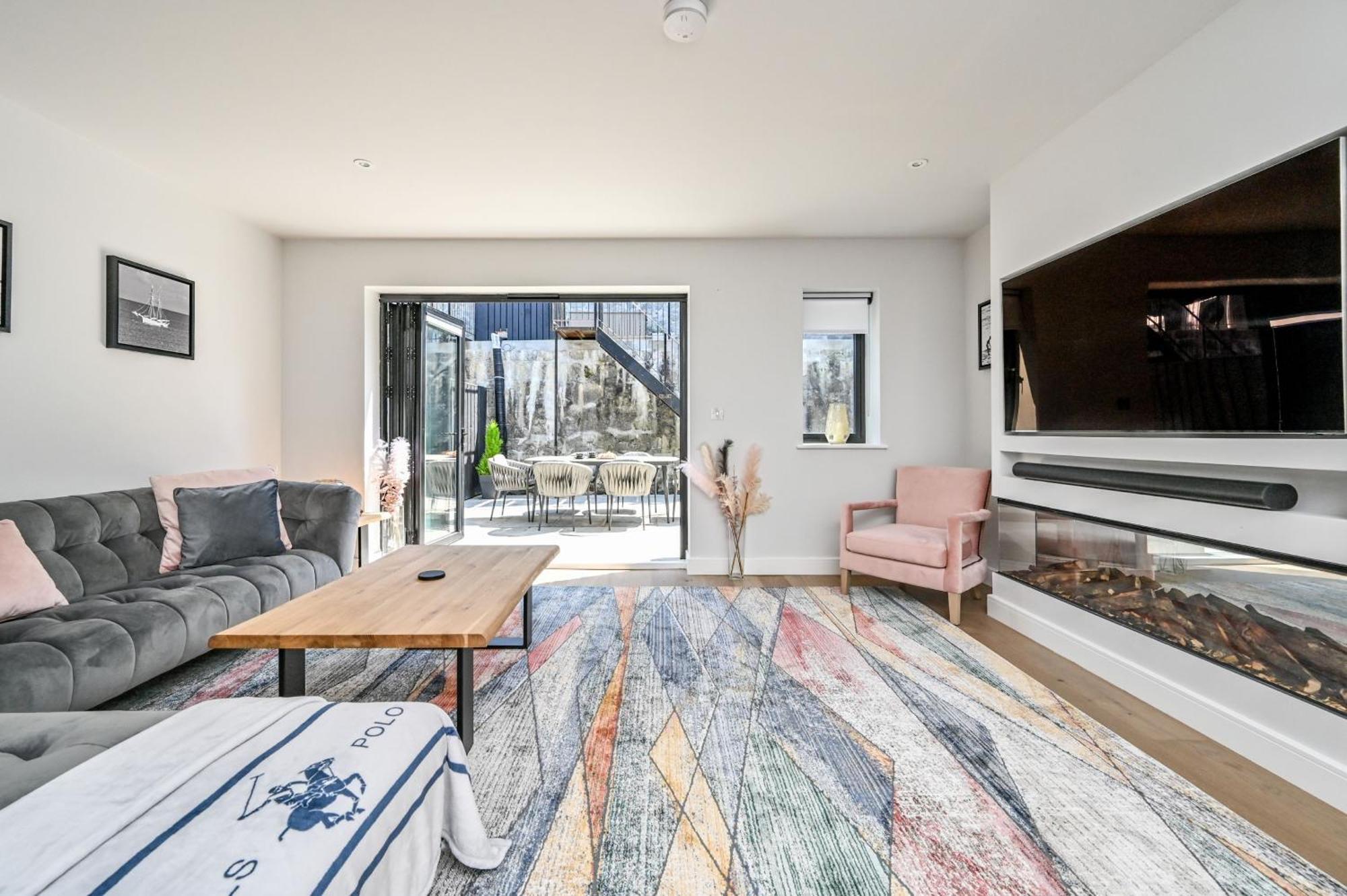 1 The Nest - Luxury Modern House Nr Beach & Bars With Sea Views & Free Parking Villa Charlestown  Kültér fotó